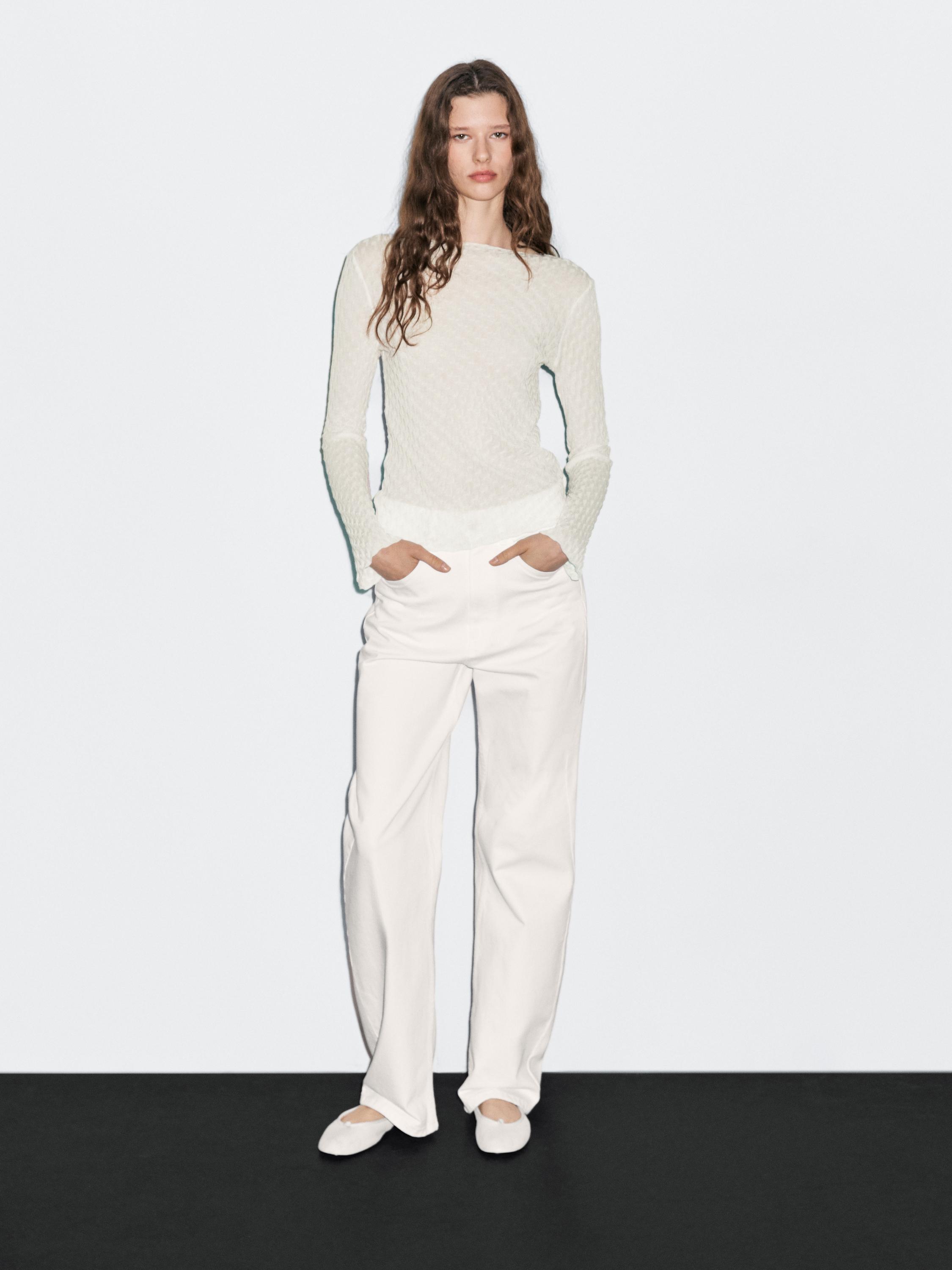 Текстурированный топ с длинными рукавами из 100% хлопка Massimo Dutti, кремовый
Текстурированный топ с длинными рукавами из 100% хлопка Massimo Dutti, кремовый