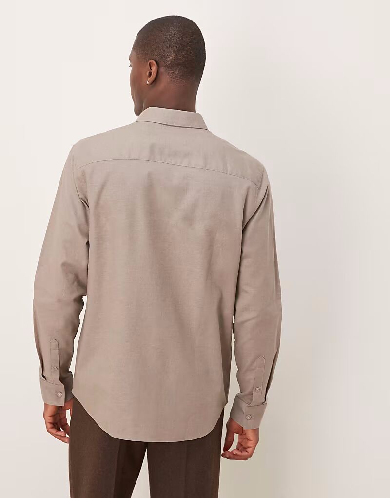 Строгая рубашка из льняной смеси ASOS DESIGN коричневого цвета
Строгая рубашка из льняной смеси ASOS DESIGN коричневого цвета