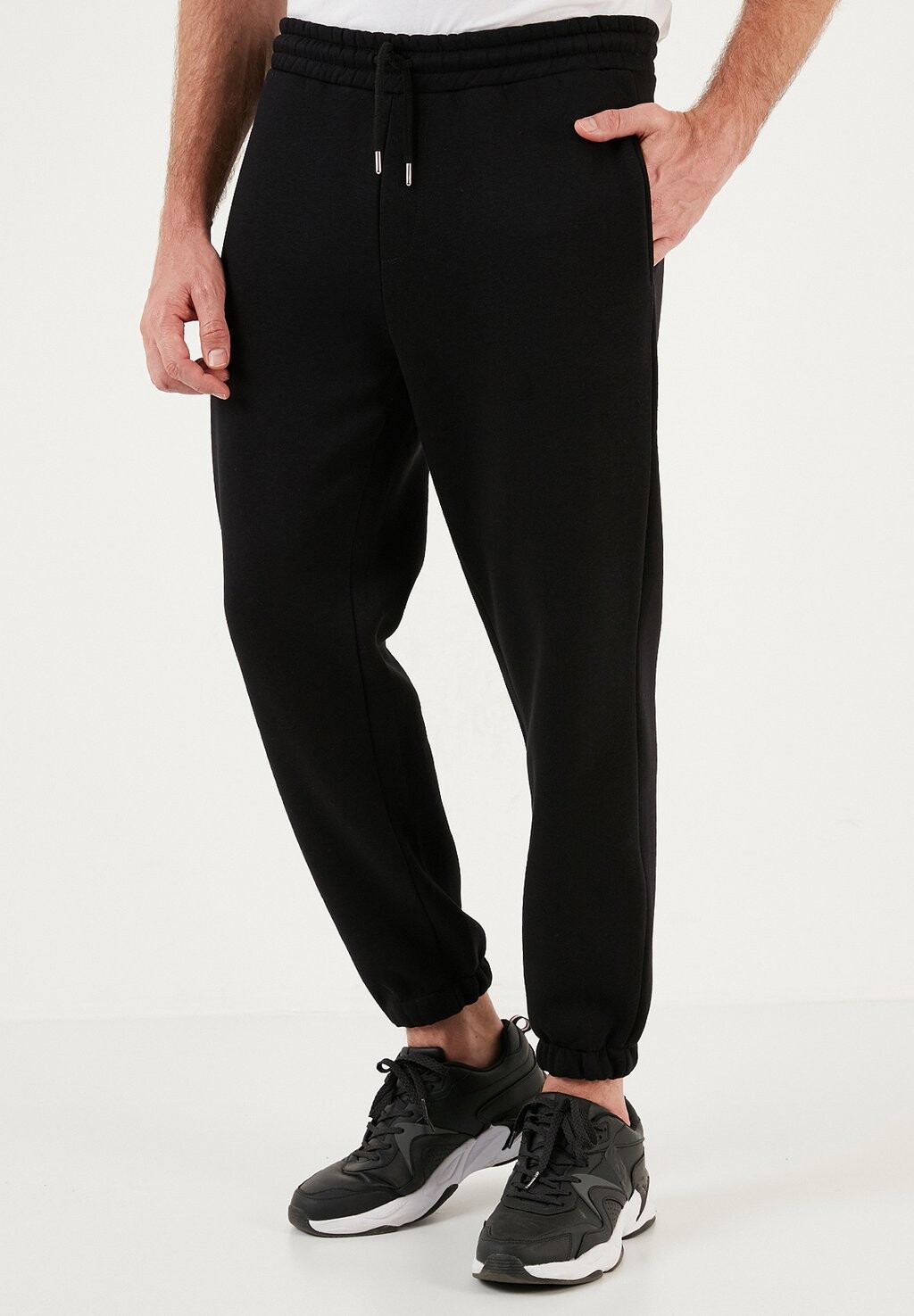 Спортивные брюки REGULAR FIT Buratti, черный
Спортивные брюки REGULAR FIT Buratti, черный