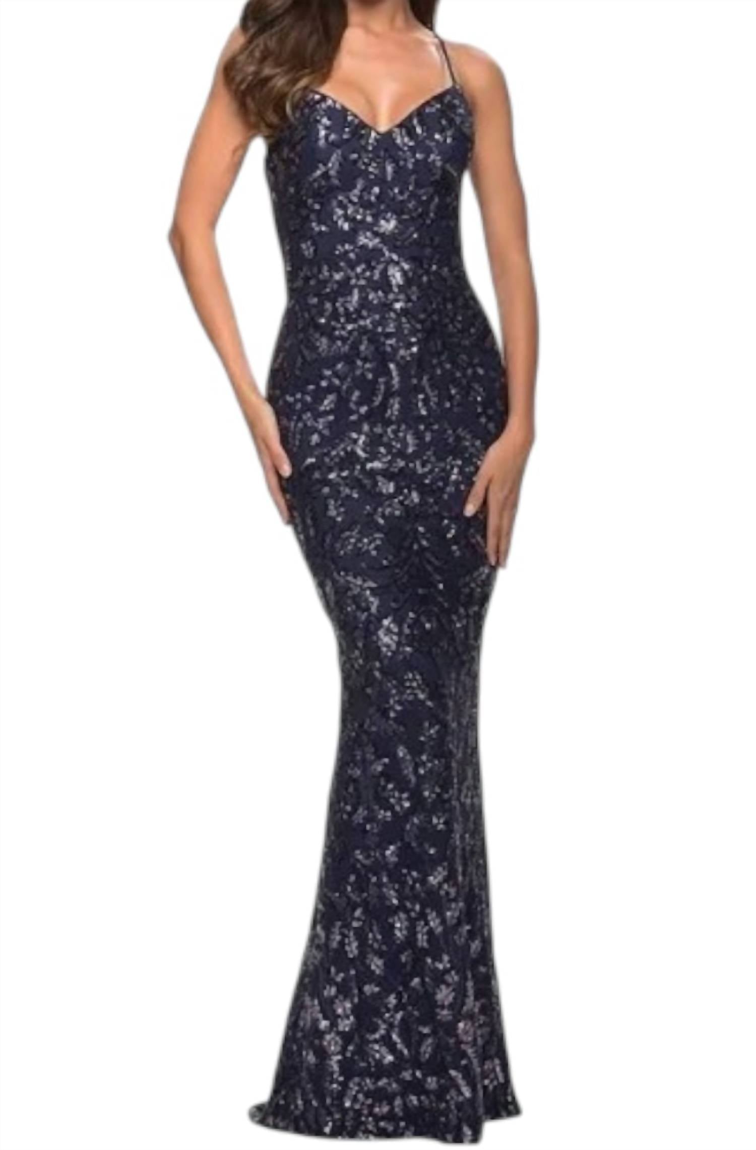 Длинное платье с пайетками в индиго-синем цвете La Femme
Длинное платье с пайетками в индиго-синем цвете La Femme
