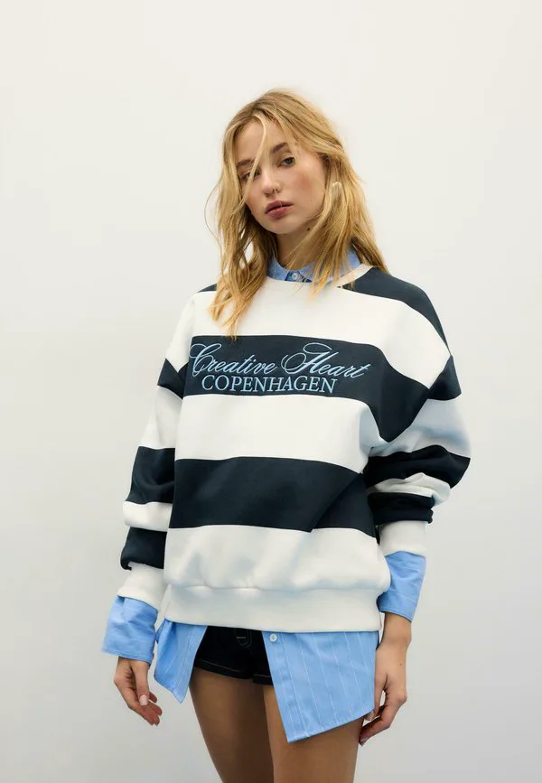 Толстовка с вышитыми полосками Stradivarius, Dark Blue, Синий, Толстовка с вышитыми полосками Stradivarius, Dark Blue
Толстовка с вышитыми полосками Stradivarius, Dark Blue, Синий, Толстовка с вышитыми полосками Stradivarius, Dark Blue