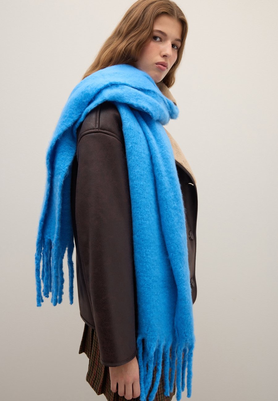 Шарф PIOMBO Scarf, Blue
Шарф PIOMBO Scarf, Blue