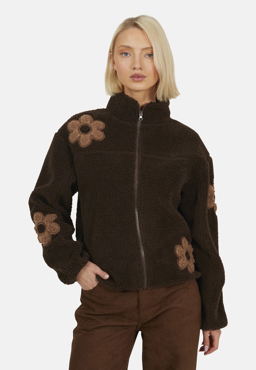 Флисовая куртка Brave Soul FLOWER APPLIQUE HIGH NECK, Brown
Флисовая куртка Brave Soul FLOWER APPLIQUE HIGH NECK, Brown