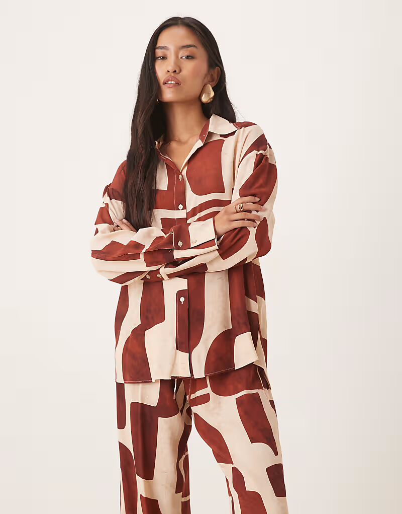 Рубашка с длинными рукавами и абстрактным принтом Mango, коричневый
Рубашка с длинными рукавами и абстрактным принтом Mango, коричневый