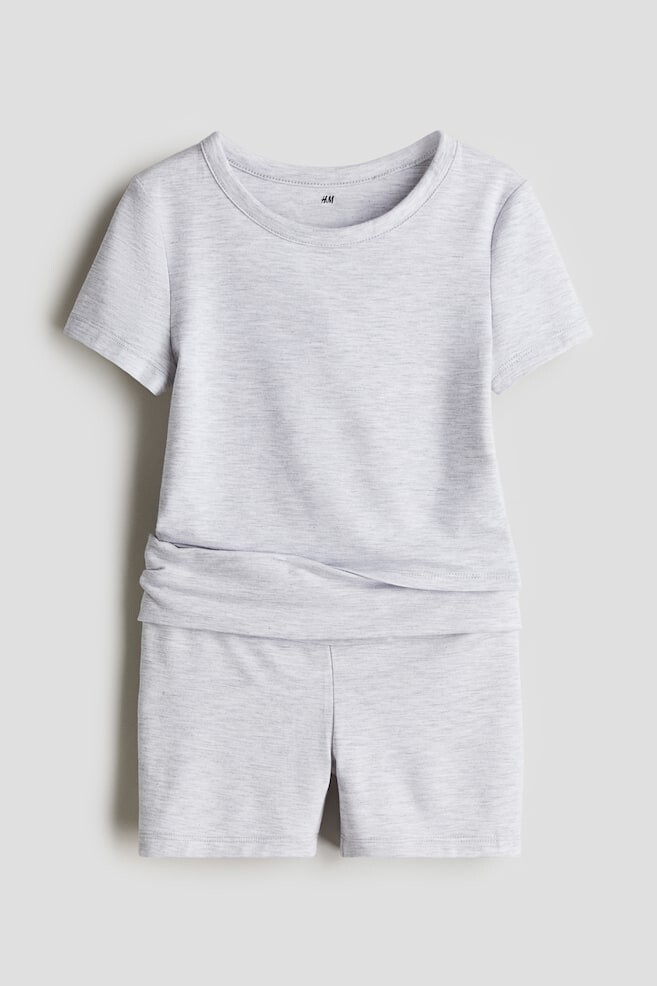 Костюм-Двойка: топ и шорты H&M, серый 
Костюм-Двойка: топ и шорты H&M, серый