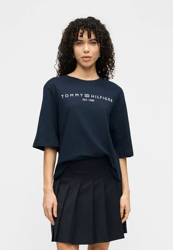 Футболка с логотипом, свободный крой, круглый вырез, принт. Tommy Hilfiger, Dark Blue, Синий, Футболка с логотипом, свободный крой, круглый вырез, принт. Tommy Hilfiger, Dark Blue
Футболка с логотипом, свободный крой, круглый вырез, принт. Tommy Hilfiger, Dark Blue, Синий, Футболка с логотипом, свободный крой, круглый вырез, принт. Tommy Hilfiger, Dark Blue