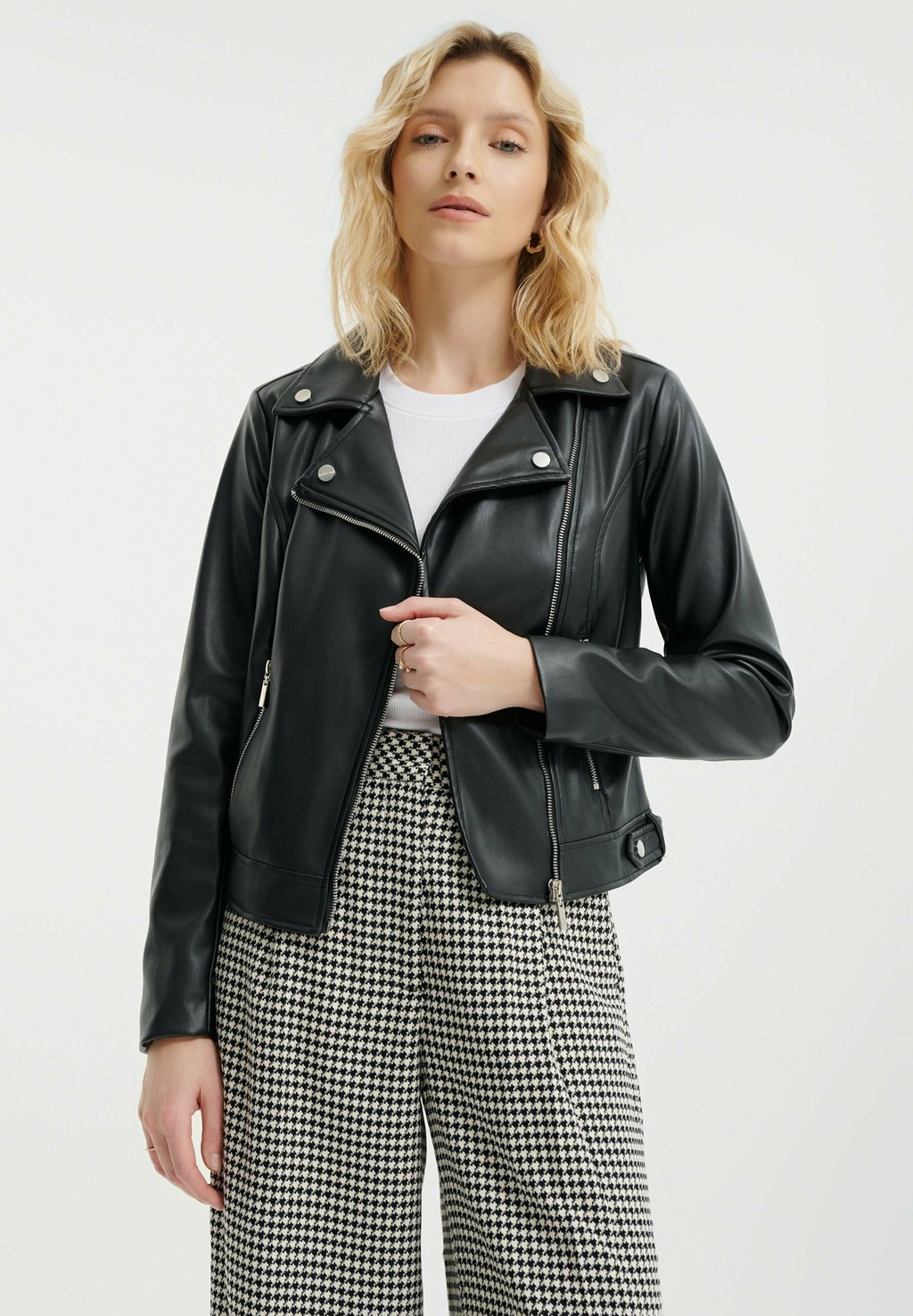 Куртка из искусственной кожи Greenpoint, черный
Куртка из искусственной кожи Greenpoint, черный