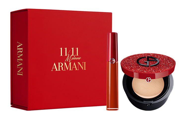 Набор косметики для женщин GIORGIO ARMANI
Набор косметики для женщин GIORGIO ARMANI