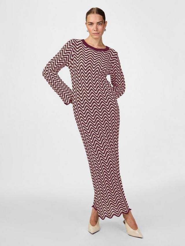 Платье Whiz Zig Zag вязки YAS, Burgundy/White
Платье Whiz Zig Zag вязки YAS, Burgundy/White