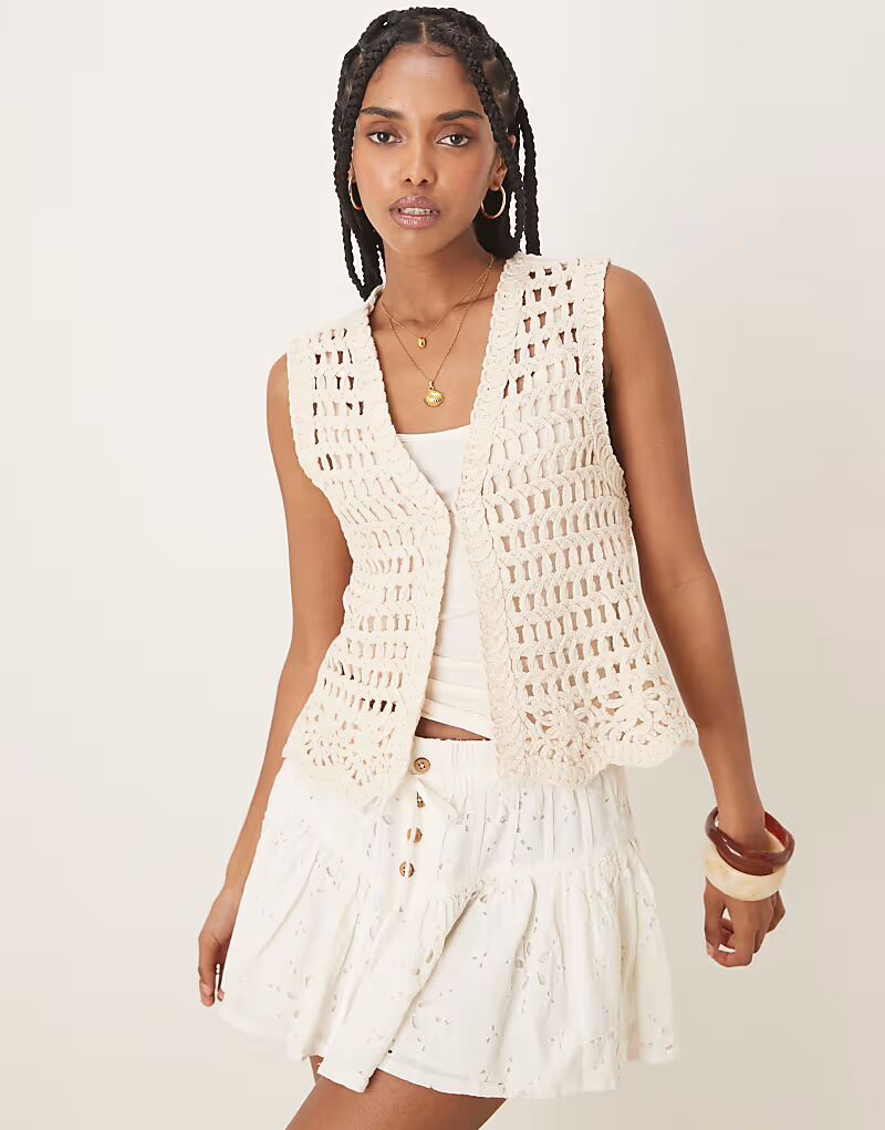 Жилет Vila premium с цветочным краем, связанный крючком, в цвете березовый крем
Жилет Vila premium с цветочным краем, связанный крючком, в цвете березовый крем