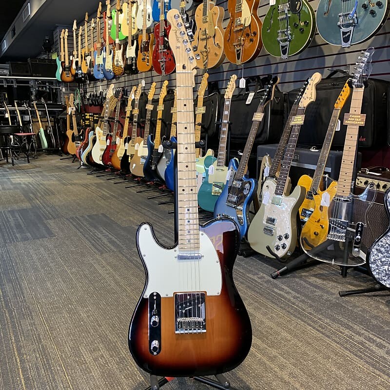 Электрогитара Fender Player Telecaster Left-Handed with Maple Fretboard 3-Color Sunburst
Электрогитара Fender Player Telecaster Left-Handed with Maple Fretboard 3-Color Sunburst