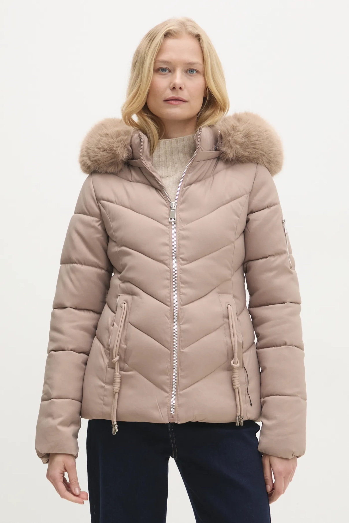 Куртка Answear Lab, бежевый
Куртка Answear Lab, бежевый