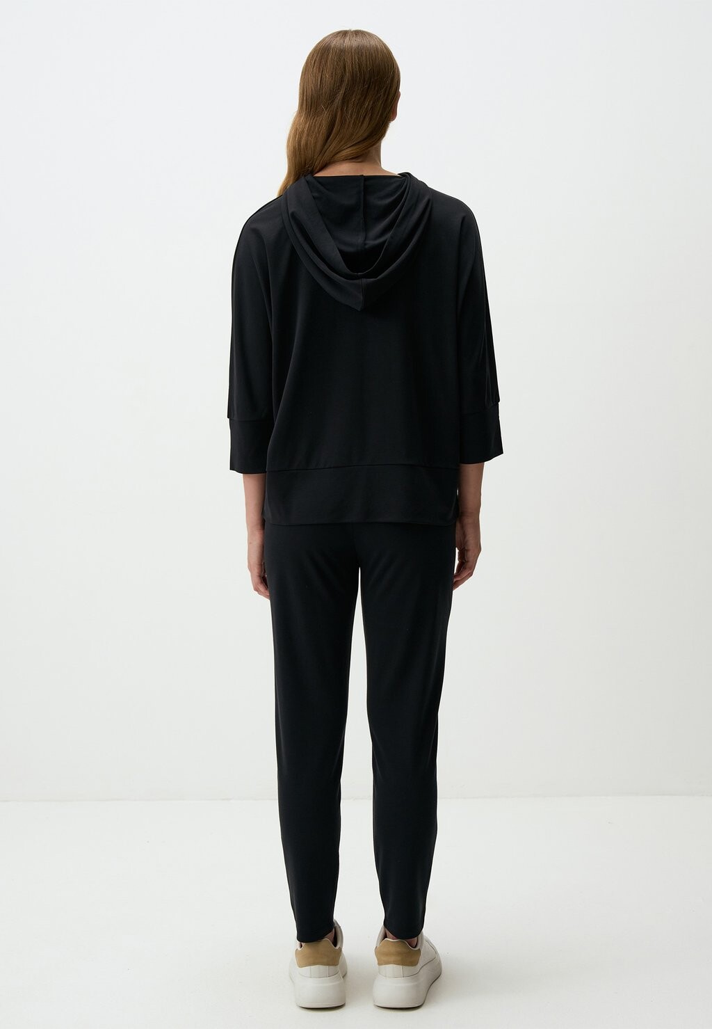 Толстовка с капюшоном LOOSE FIT THREE QUARTER SLEEVED Jimmy Key, черный
Толстовка с капюшоном LOOSE FIT THREE QUARTER SLEEVED Jimmy Key, черный