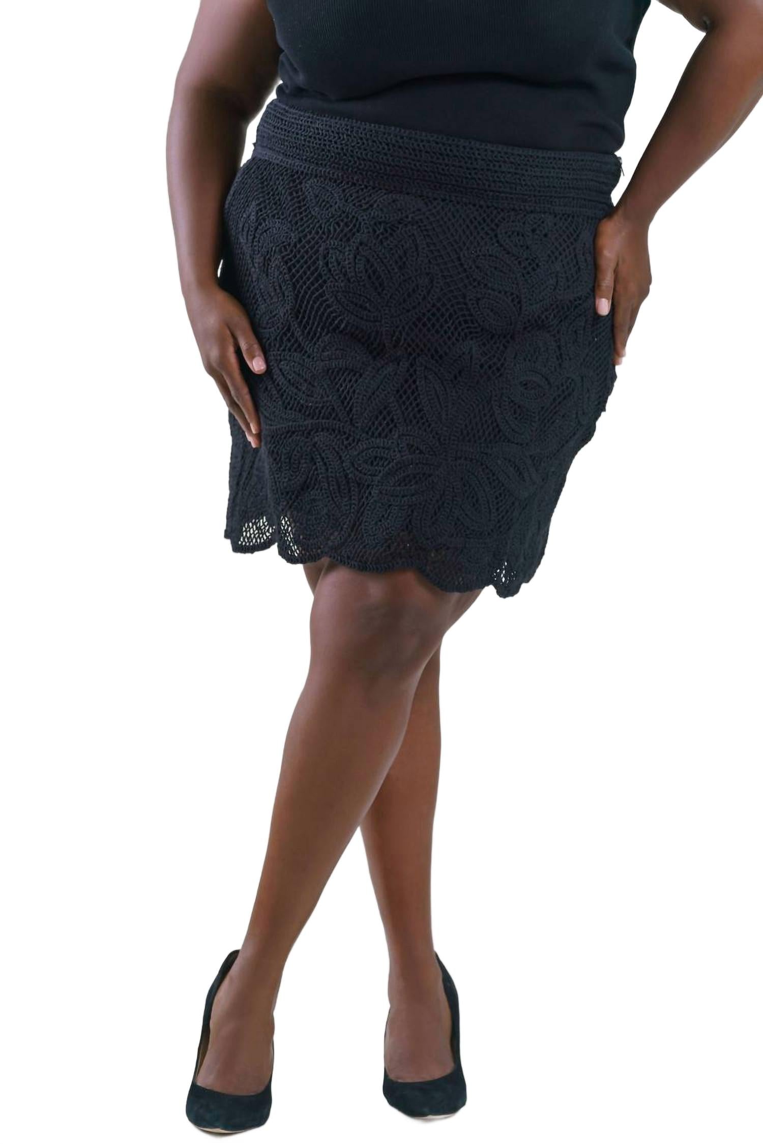 Флоральная кружевная мини-юбка - плюс в черном цвете SKIES ARE BLUE
Флоральная кружевная мини-юбка - плюс в черном цвете SKIES ARE BLUE