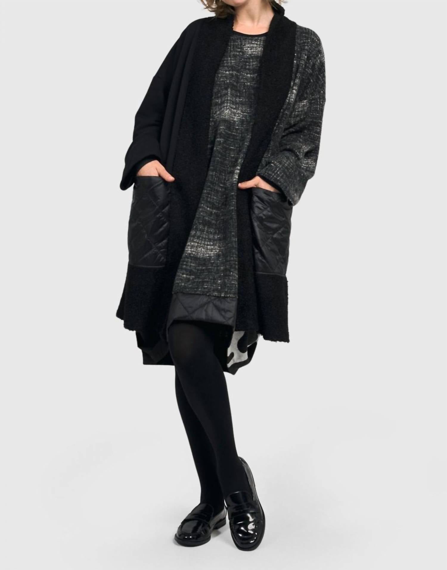 Городская куртка в цвете туман ALEMBIKA, Fog
Городская куртка в цвете туман ALEMBIKA, Fog