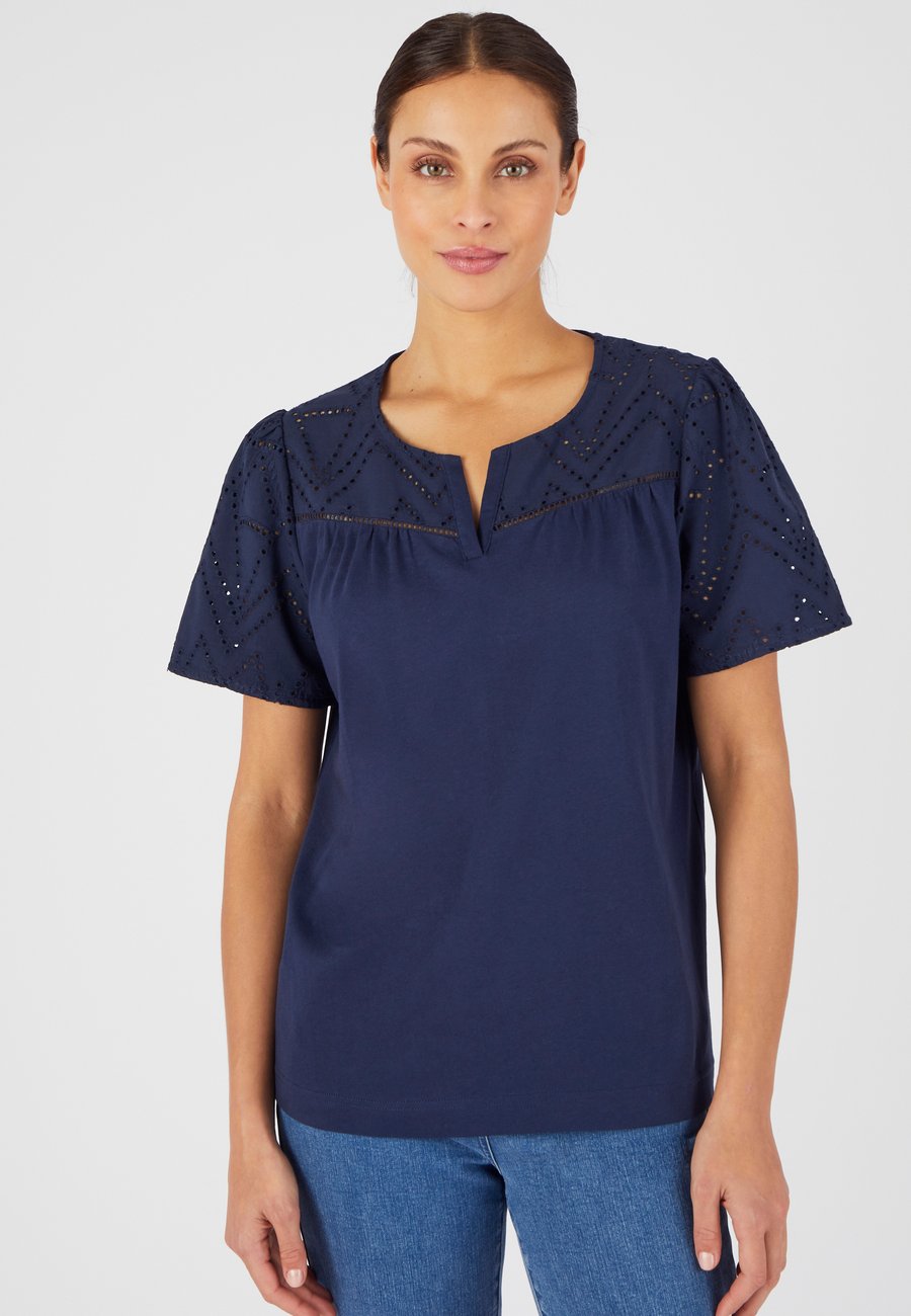Футболка Damart BRODERIE ANGLAISE , Navy/Blue, Синий, Футболка Damart BRODERIE ANGLAISE , Navy/Blue
Футболка Damart BRODERIE ANGLAISE , Navy/Blue, Синий, Футболка Damart BRODERIE ANGLAISE , Navy/Blue