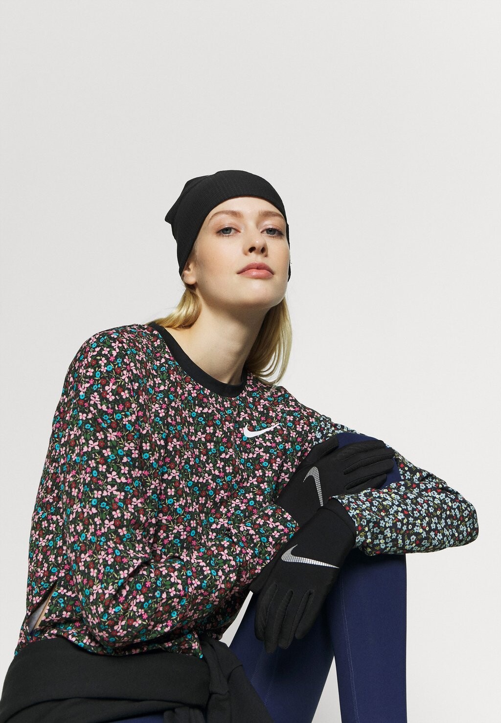 Шапка Nike 
Шапка Nike