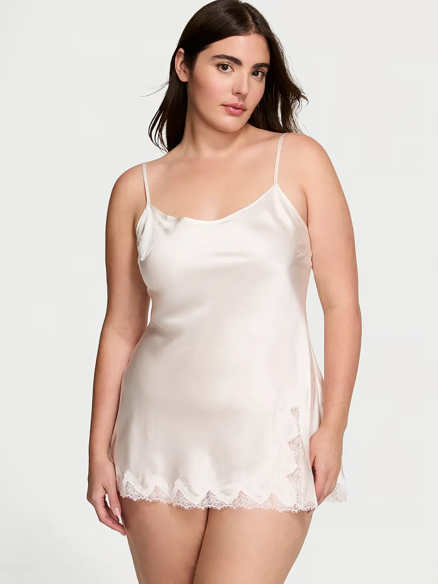 Свадебное шелковое мини-платье-комбинация с кружевной отделкой Atelier Victoria's Secret, белый
Свадебное шелковое мини-платье-комбинация с кружевной отделкой Atelier Victoria's Secret, белый