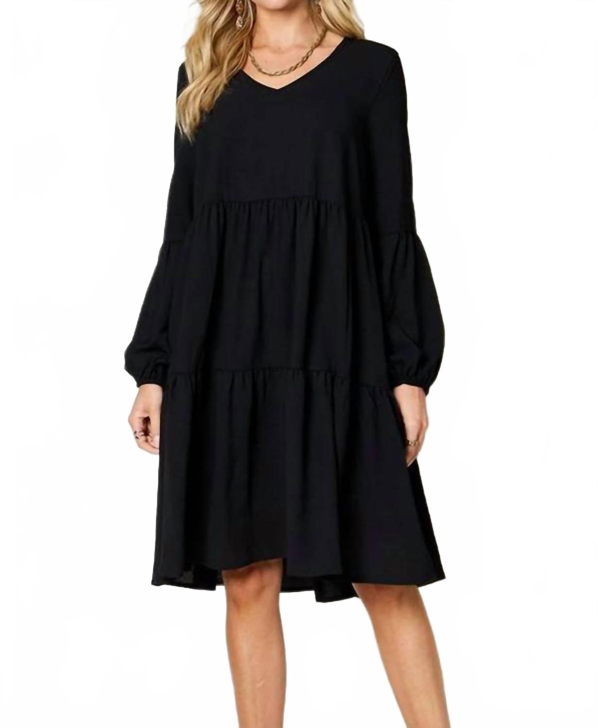 Черное платье с V-образным вырезом, ярусами и рукавами-фонариками Double Take
Черное платье с V-образным вырезом, ярусами и рукавами-фонариками Double Take