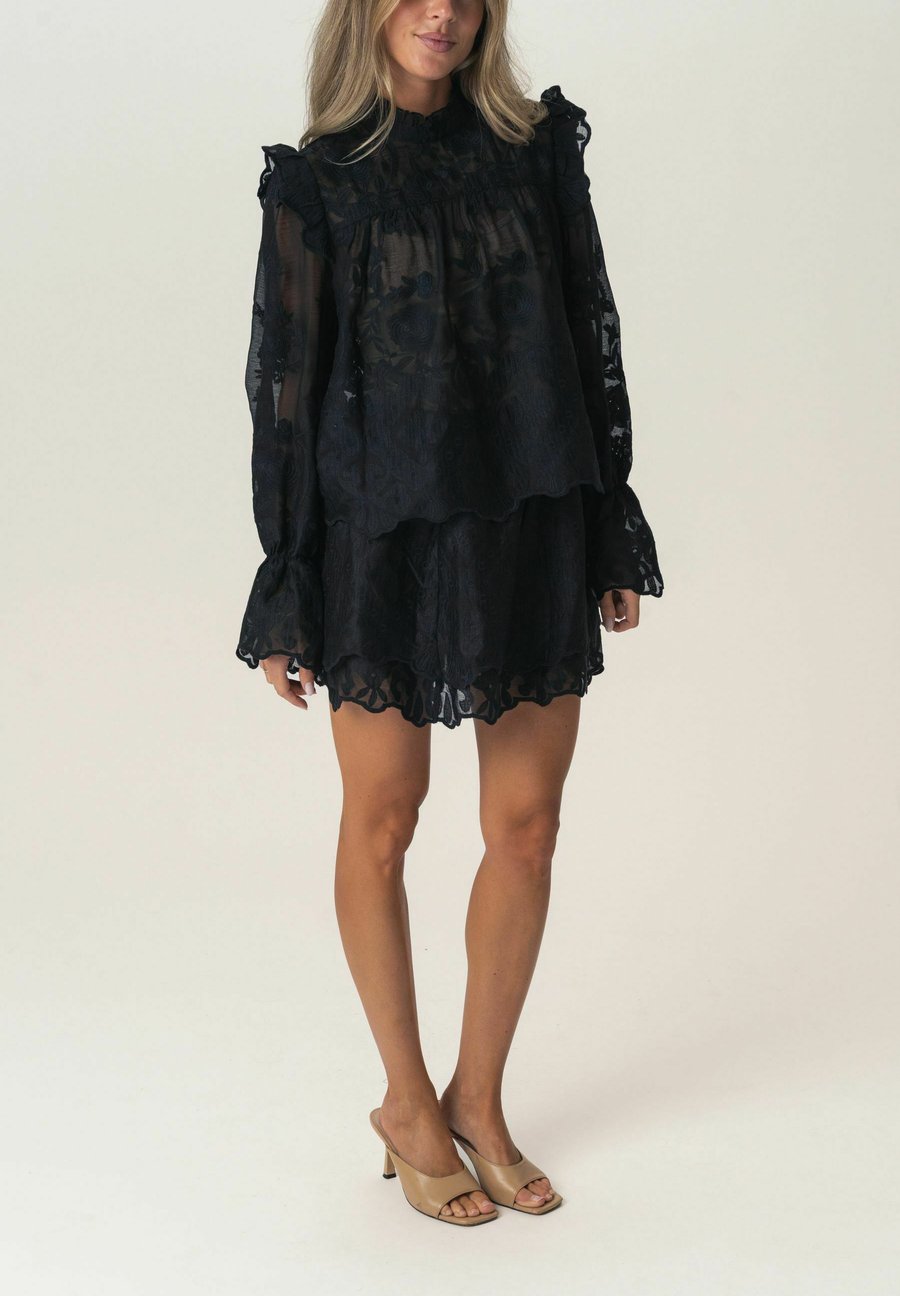 Блуза BY IC ELLINORIC, Black
Блуза BY IC ELLINORIC, Black