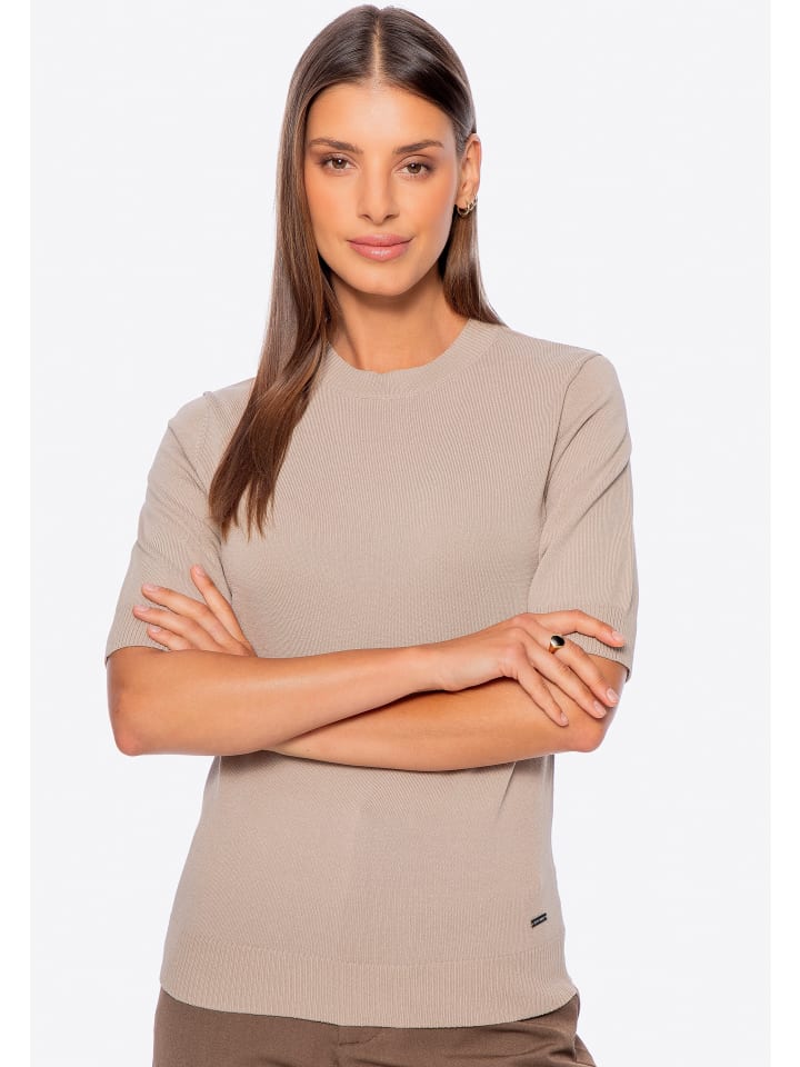 Блузка бежевого цвета Wittchen
Блузка бежевого цвета Wittchen