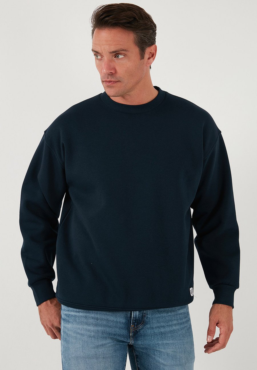 Толстовка Buratti Sweatshirt, Dark Blue
Толстовка Buratti Sweatshirt, Dark Blue