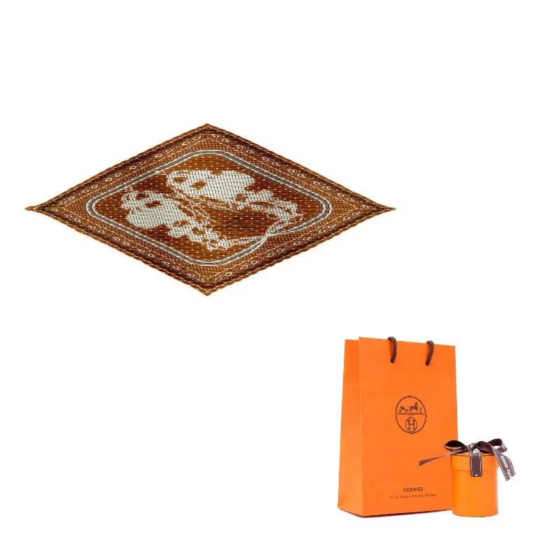 Шёлк, шёлковые шарфы для женщин HERMES, коричневый
Шёлк, шёлковые шарфы для женщин HERMES, коричневый