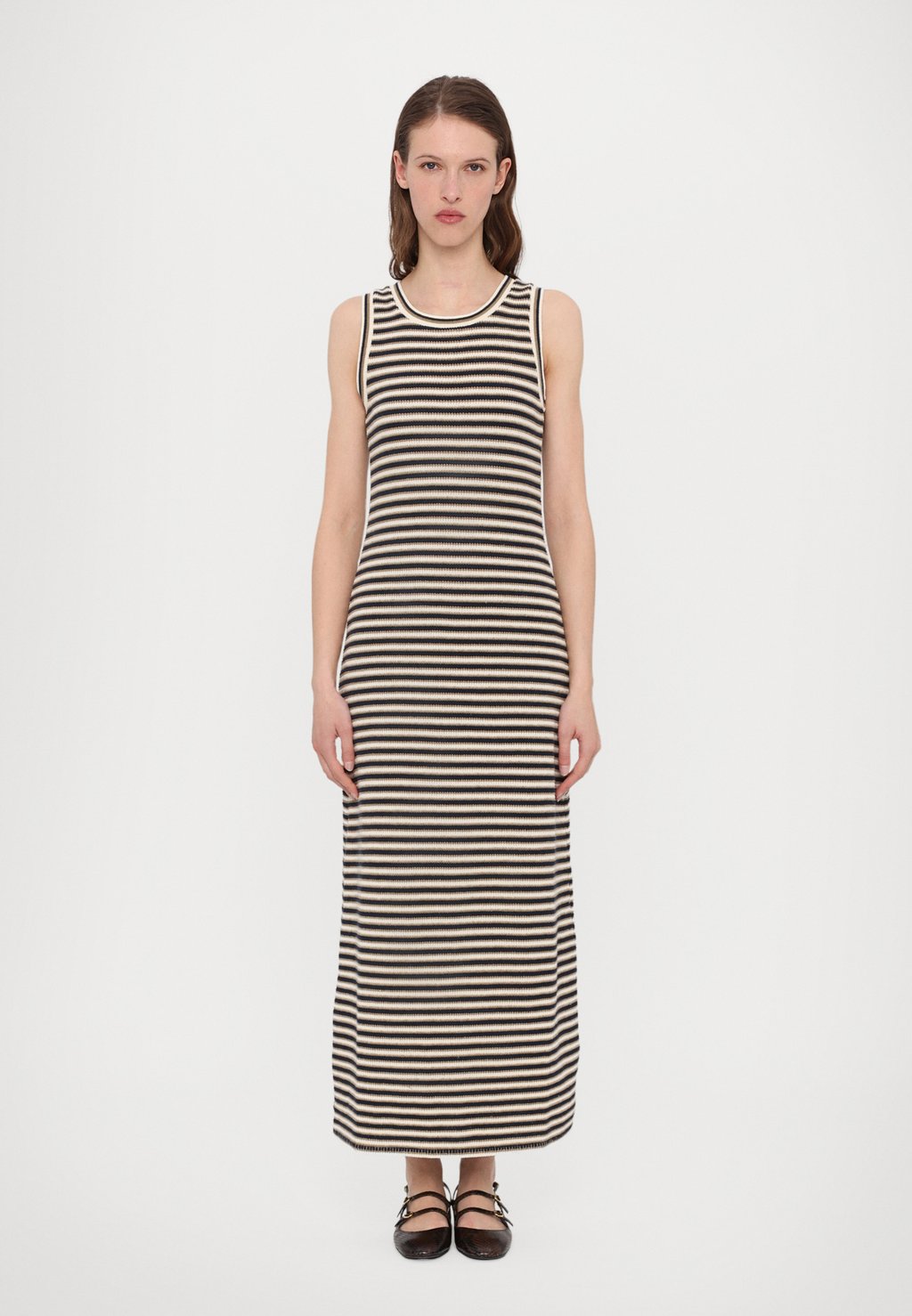 Платье-джемпер DETROIT MAX&Co., темно-синий
Платье-джемпер DETROIT MAX&Co., темно-синий