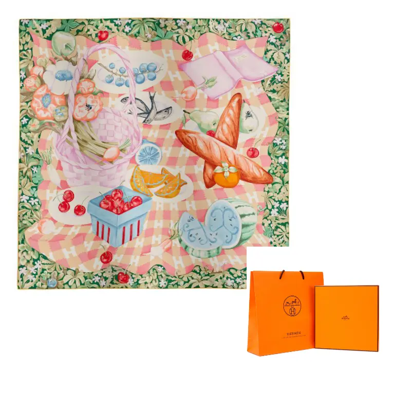 HERMES Шёлковый шарф, Green/Yellow/Light Purple
HERMES Шёлковый шарф, Green/Yellow/Light Purple