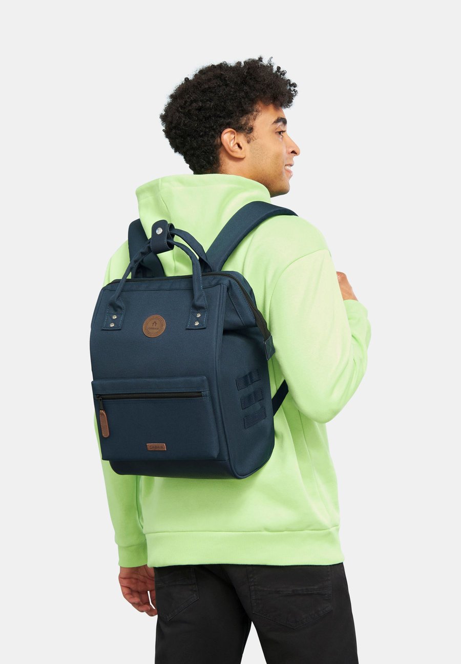 Рюкзак Cabaia ADVENTURER MEDIUM, Reykjavik Navy Blue/Blue-Black Denim
Рюкзак Cabaia ADVENTURER MEDIUM, Reykjavik Navy Blue/Blue-Black Denim