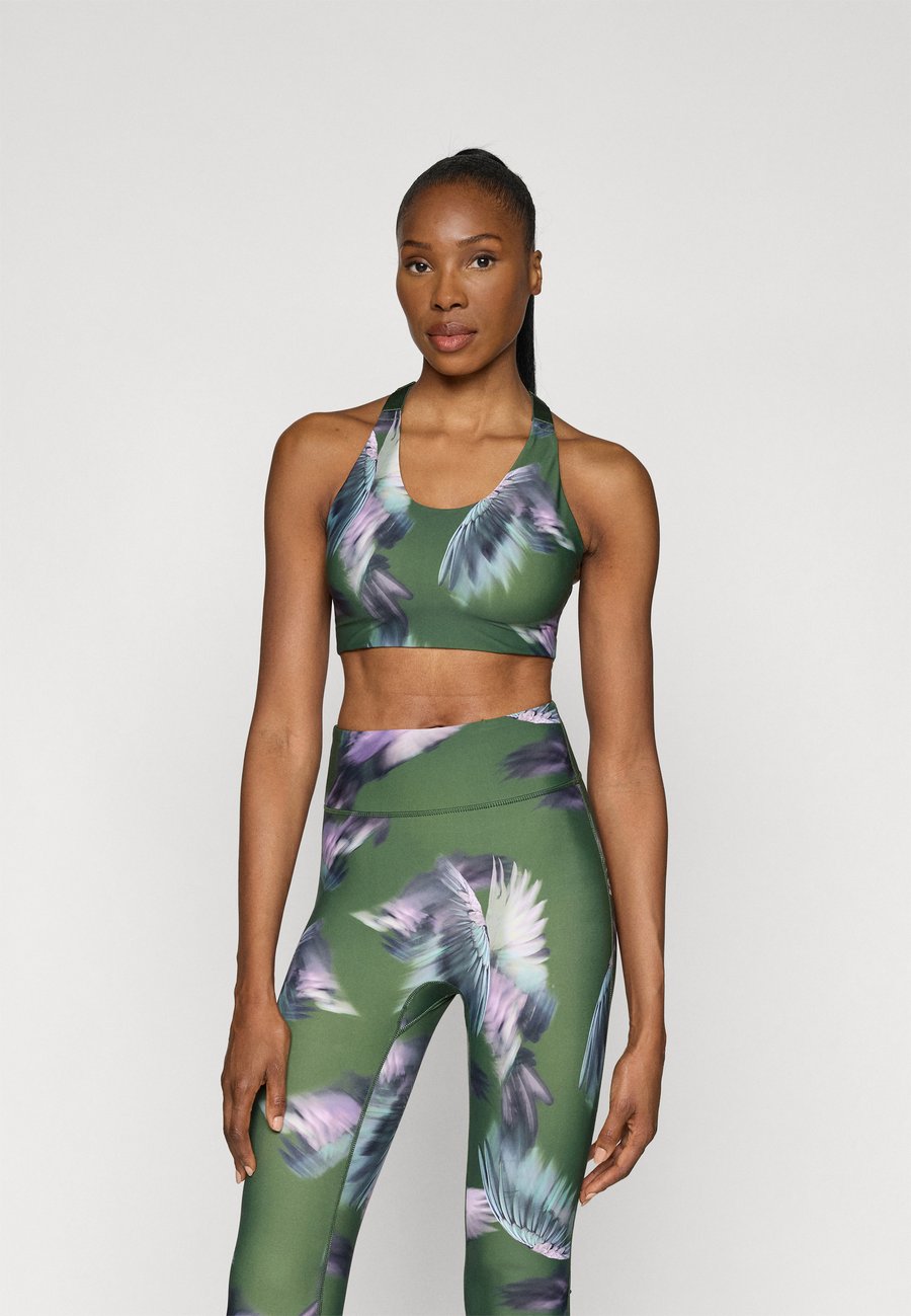 Бюстгальтер Ted Baker Sports JODIE, Dark Green
Бюстгальтер Ted Baker Sports JODIE, Dark Green