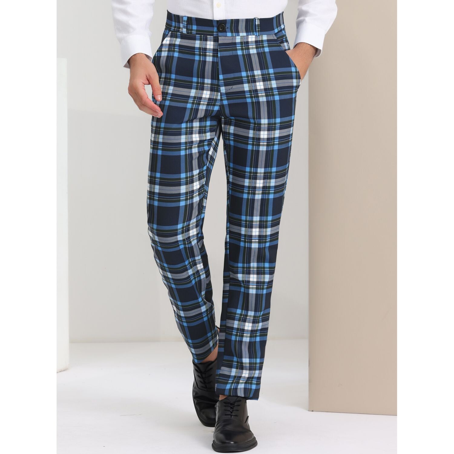 Мужские классические брюки в клетку с плоской передней частью и эластичной резинкой на талии стандартного кроя Lars Amadeus
Мужские классические брюки в клетку с плоской передней частью и эластичной резинкой на талии стандартного кроя Lars Amadeus