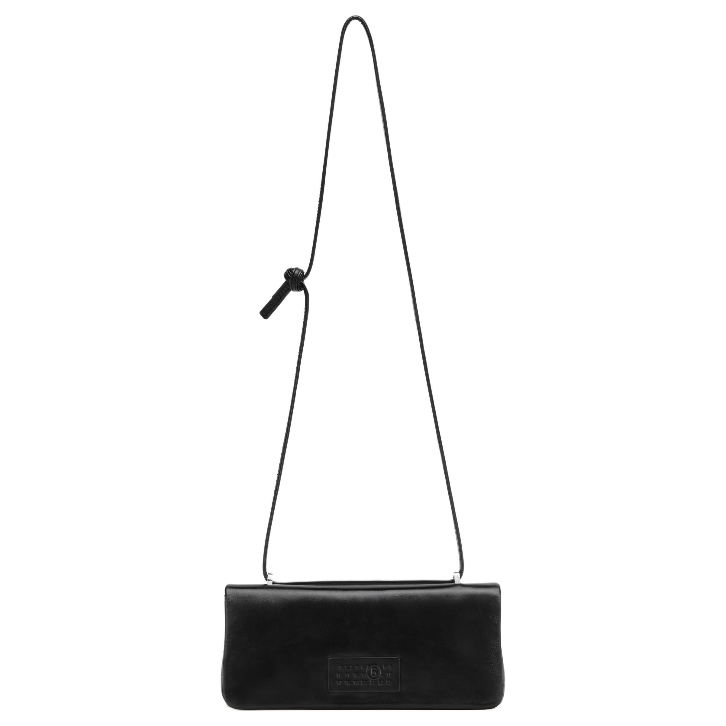 Maison Margiela Женская черная сумка через плечо из телячьей кожи
Maison Margiela Женская черная сумка через плечо из телячьей кожи