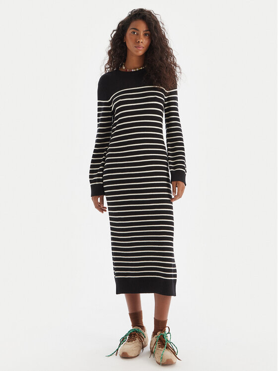 Вязаное платье regular fit Cool Waves SD ERJKD03536 Roxy, черный
Вязаное платье regular fit Cool Waves SD ERJKD03536 Roxy, черный