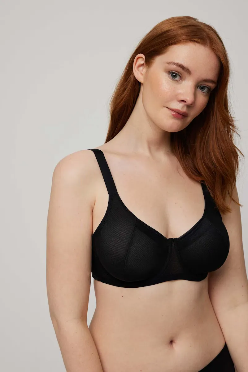 Утягивающий бюстгальтер без подкладок с анатомической спинкой и усиленными косточками Ysabel Mora, черный
Утягивающий бюстгальтер без подкладок с анатомической спинкой и усиленными косточками Ysabel Mora, черный
