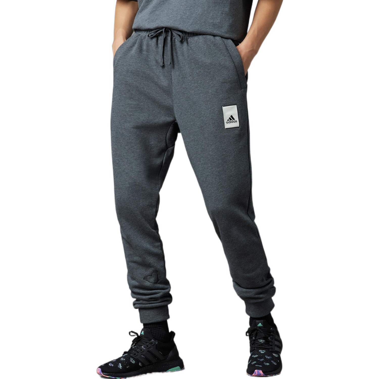 Трикотажные спортивные штаны мужские темно-серые Adidas, темно-серый
Трикотажные спортивные штаны мужские темно-серые Adidas, темно-серый