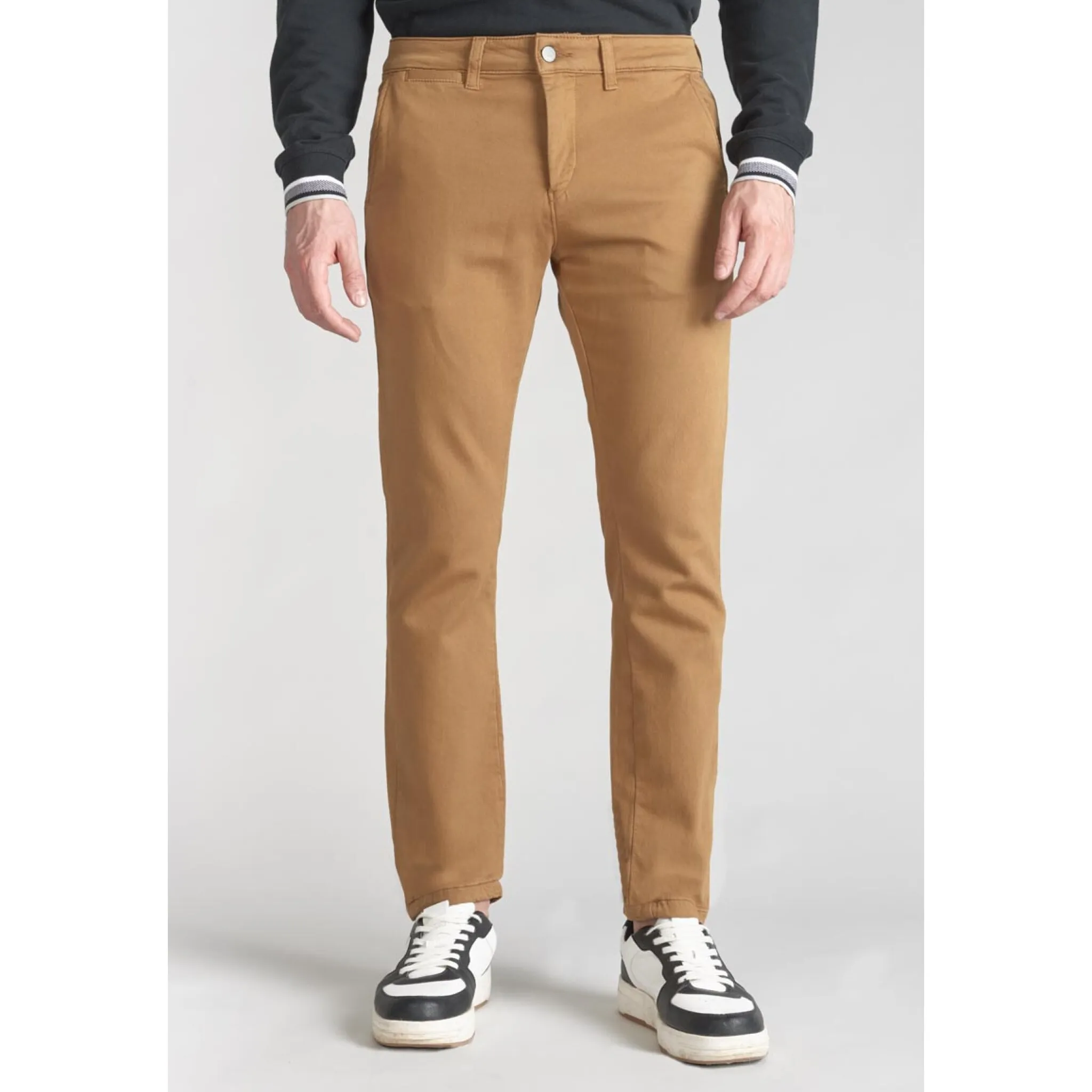 Брюки-чиносы Le Temps Des Cerises "JOGG" великолепного дизайна, коричневый
Брюки-чиносы Le Temps Des Cerises "JOGG" великолепного дизайна, коричневый