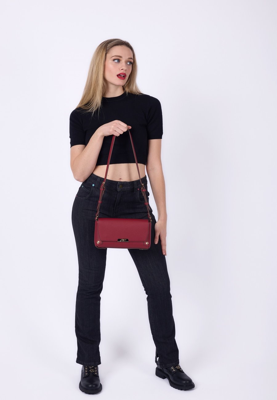 Сумка кросс-боди Gattinoni Cross body bag, Red
Сумка кросс-боди Gattinoni Cross body bag, Red
