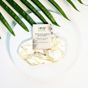 Атласная повязка для волос Yeye цвета экрю
Атласная повязка для волос Yeye цвета экрю