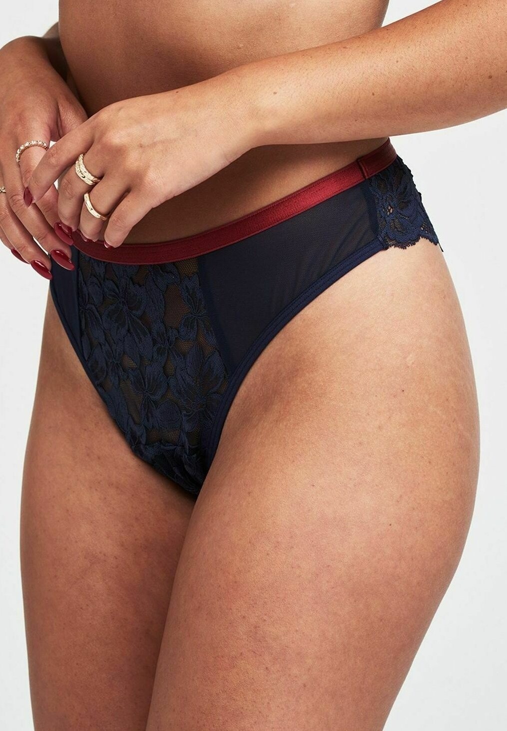 Стринги CHEEKY Frank Dandy, темно-синий
Стринги CHEEKY Frank Dandy, темно-синий