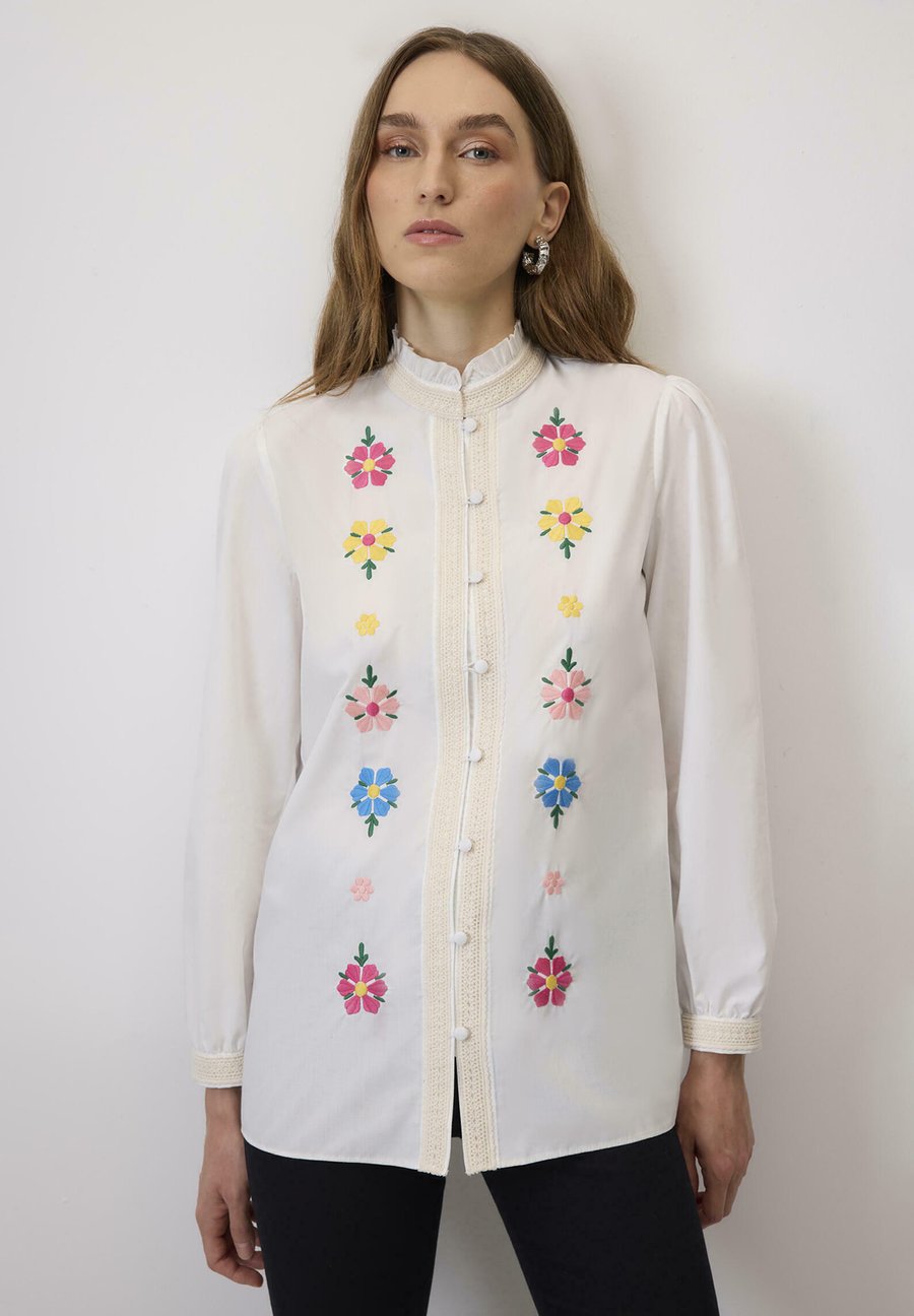 Блуза Touché Privé FLOWER EMBROIDERIED, Ecru/Off-White
Блуза Touché Privé FLOWER EMBROIDERIED, Ecru/Off-White