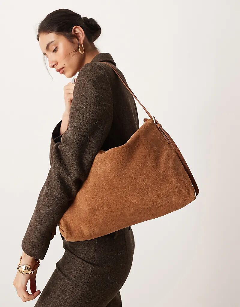 Сумка Accessorize из замши с двумя ремешками, объемная, светло-коричневого цвета
Сумка Accessorize из замши с двумя ремешками, объемная, светло-коричневого цвета