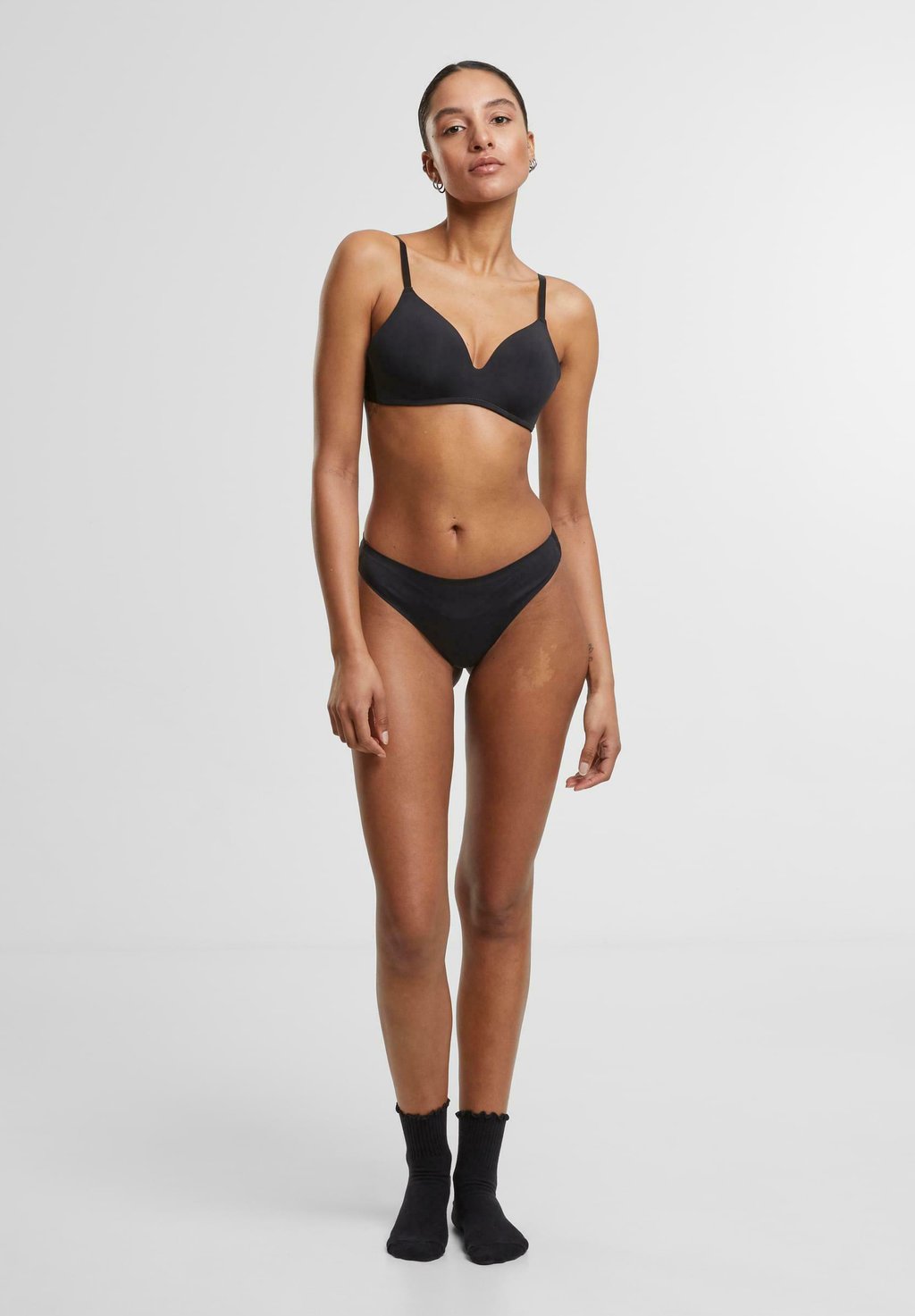 Трусы-брифы BONDED 3 PACK Urban Classics, черный
Трусы-брифы BONDED 3 PACK Urban Classics, черный