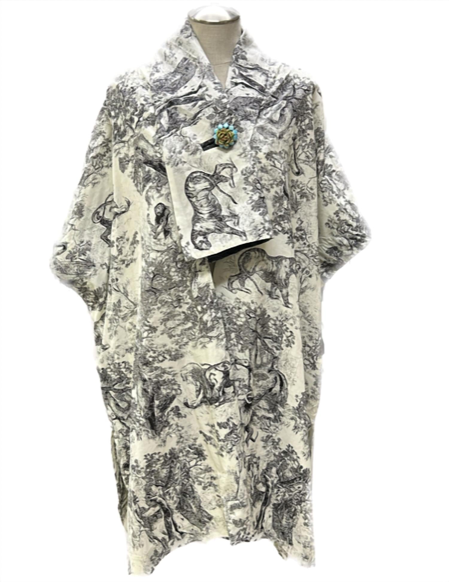 Платье-халат цвета слоновой кости An Ren
Платье-халат цвета слоновой кости An Ren