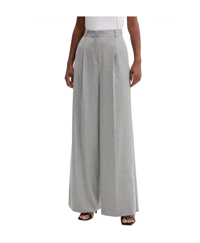 Серые брюки-чинос со складками на штанинах Marella, серый
Серые брюки-чинос со складками на штанинах Marella, серый