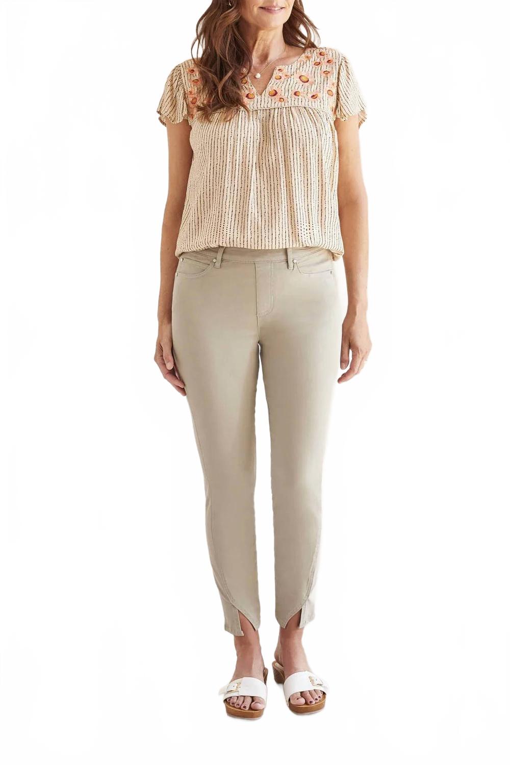 5-карманные брюки на резинке с разрезом на щиколотке в оттенке сухой шалфей TRIBAL, Dry Sage
5-карманные брюки на резинке с разрезом на щиколотке в оттенке сухой шалфей TRIBAL, Dry Sage