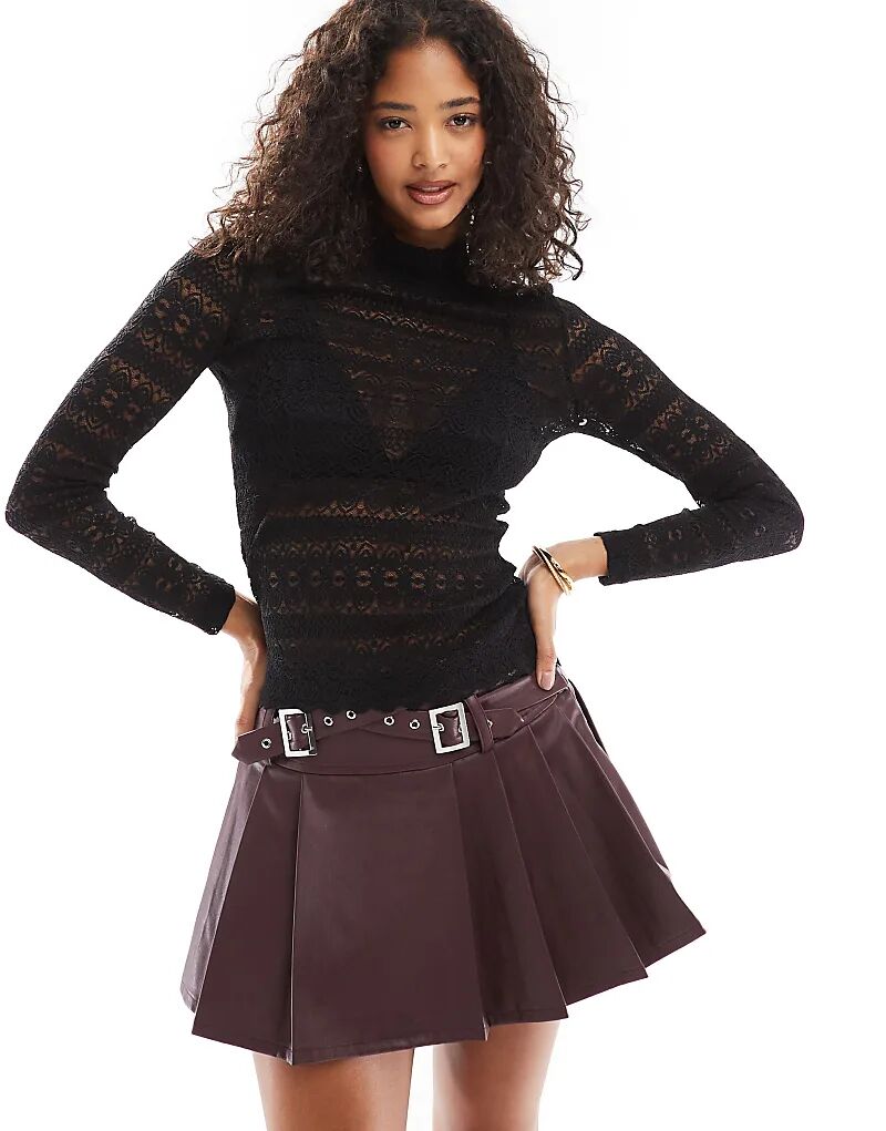 Топ из джерси с высоким воротом и кружевными вставками черного цвета Vero Moda
Топ из джерси с высоким воротом и кружевными вставками черного цвета Vero Moda