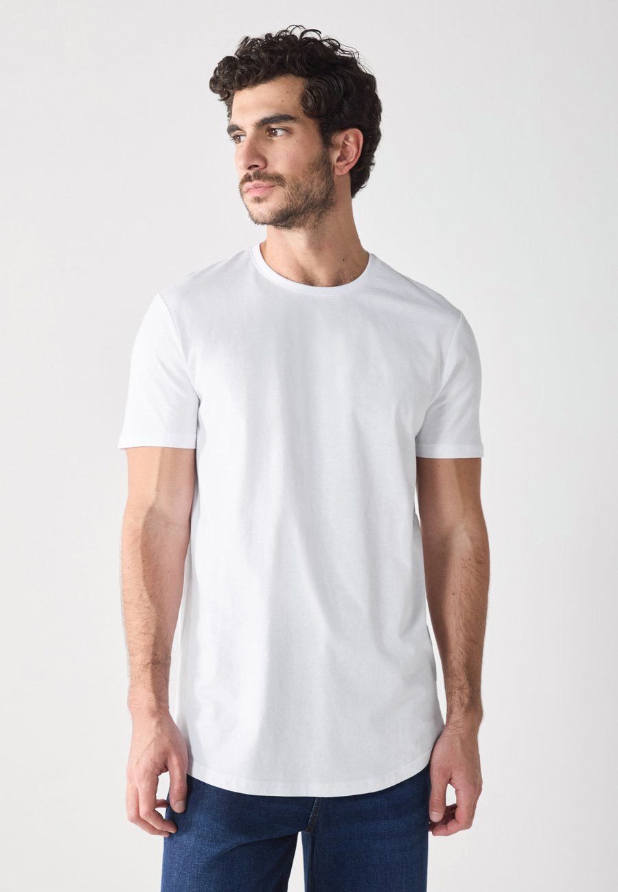 Футболка Pier One LONG CURVED HEM T SHIRT BASIC, Bright White/White, Белый, Футболка Pier One LONG CURVED HEM T SHIRT BASIC, Bright White/White
Футболка Pier One LONG CURVED HEM T SHIRT BASIC, Bright White/White, Белый, Футболка Pier One LONG CURVED HEM T SHIRT BASIC, Bright White/White