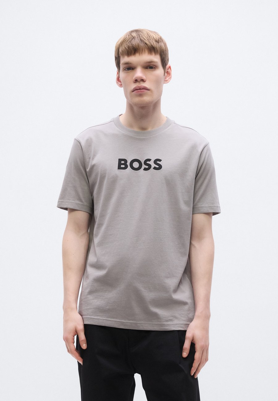 Футболка BOSS LOGO, Open Grey/Grey, Серый, Футболка BOSS LOGO, Open Grey/Grey
Футболка BOSS LOGO, Open Grey/Grey, Серый, Футболка BOSS LOGO, Open Grey/Grey