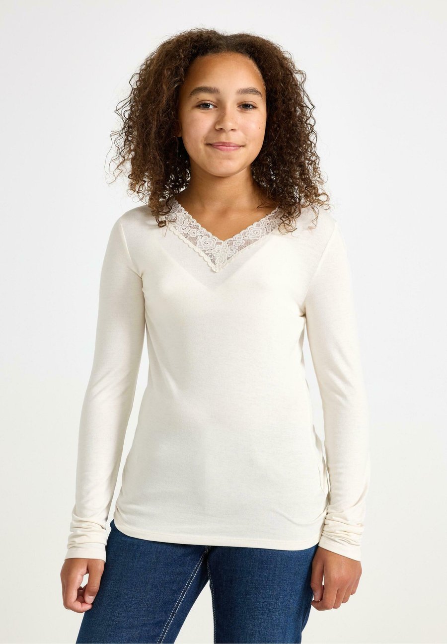 Блуза Lindex Blouse, Off White/White
Блуза Lindex Blouse, Off White/White